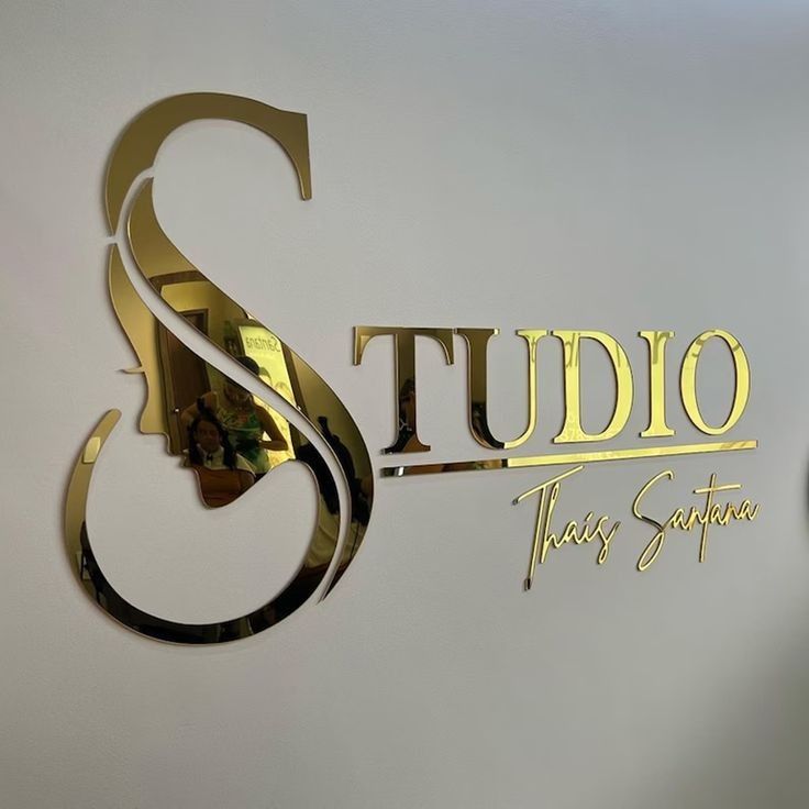 Logo em Acrílico Espelhado